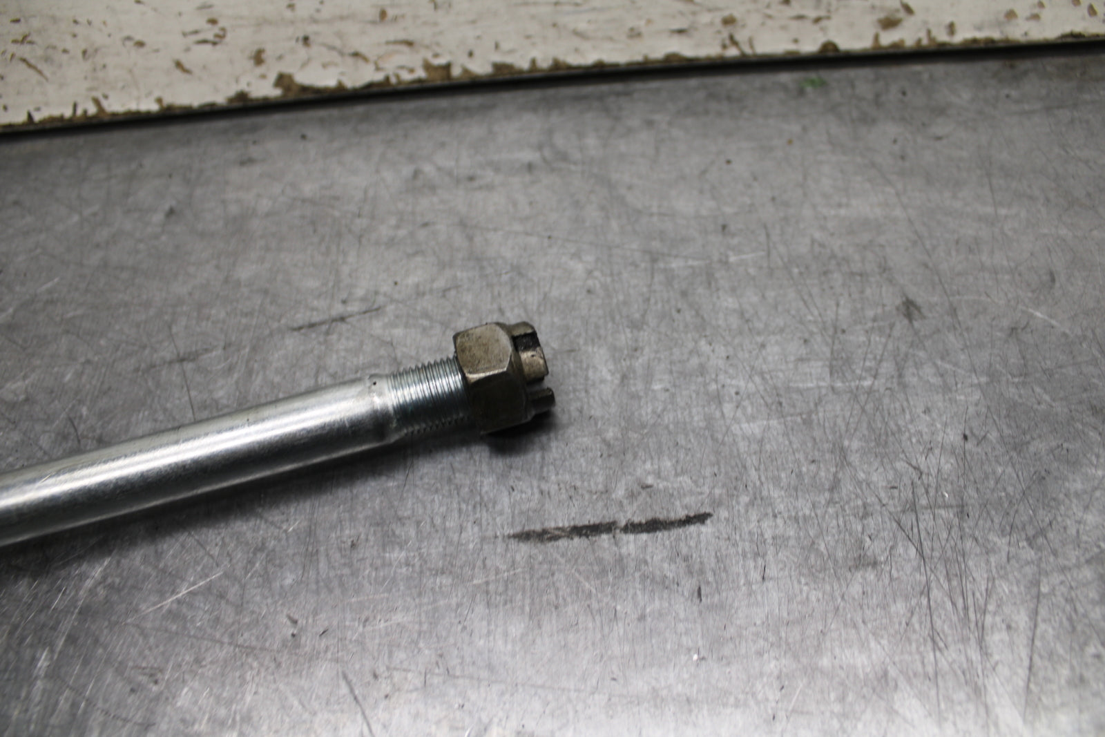 24 KAWASAKI NINJA 500 ABS FRONT WHEEL RIM AXLE PIVOT BOLT BB744