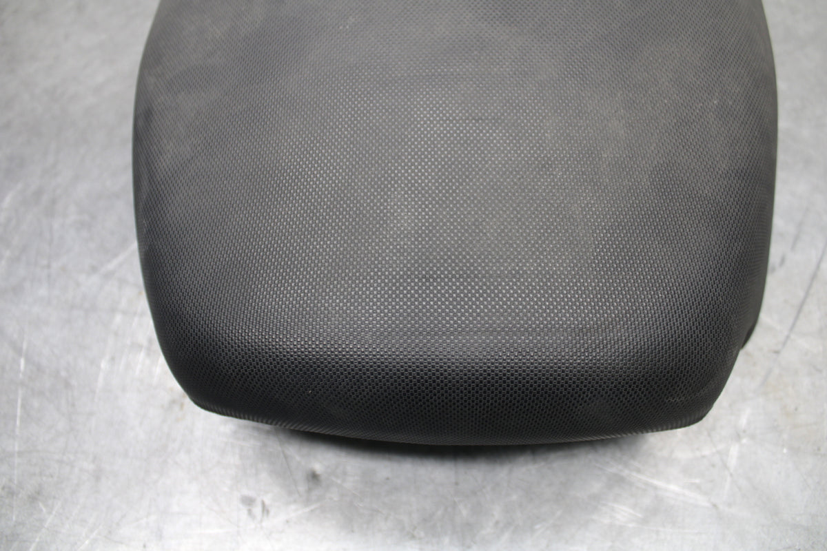 01-06 TRIUMPH TIGER 955I REAR BACK PASSENGER TANDEM SEAT PAD SADDLE BB693