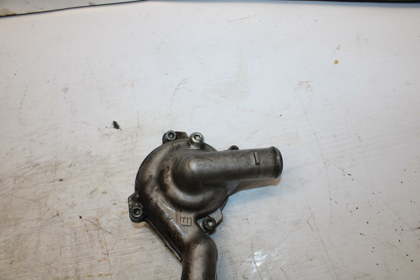 10-11 APRILIA RSV4 ENGINE WATER COOLANT PUMP COVER   BB268