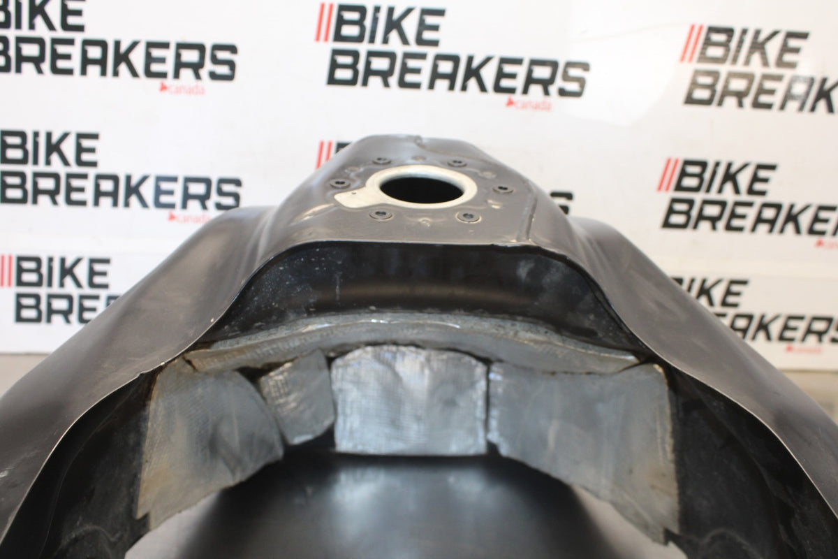 19 BMW F750GS GAS TANK FUEL CELL PETROL RESERVOIR BB938