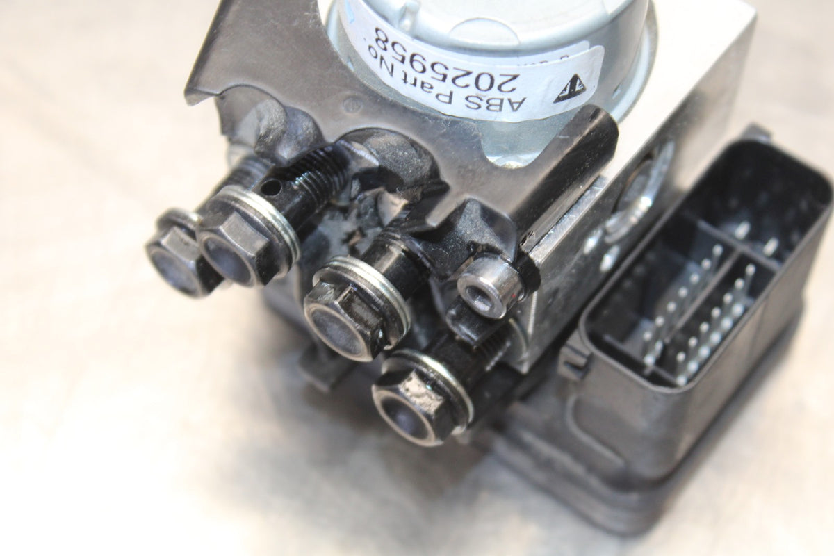 20 TRIUMPH STREET TRIPLE 765 ABS PUMP UNIT MODULE BB864