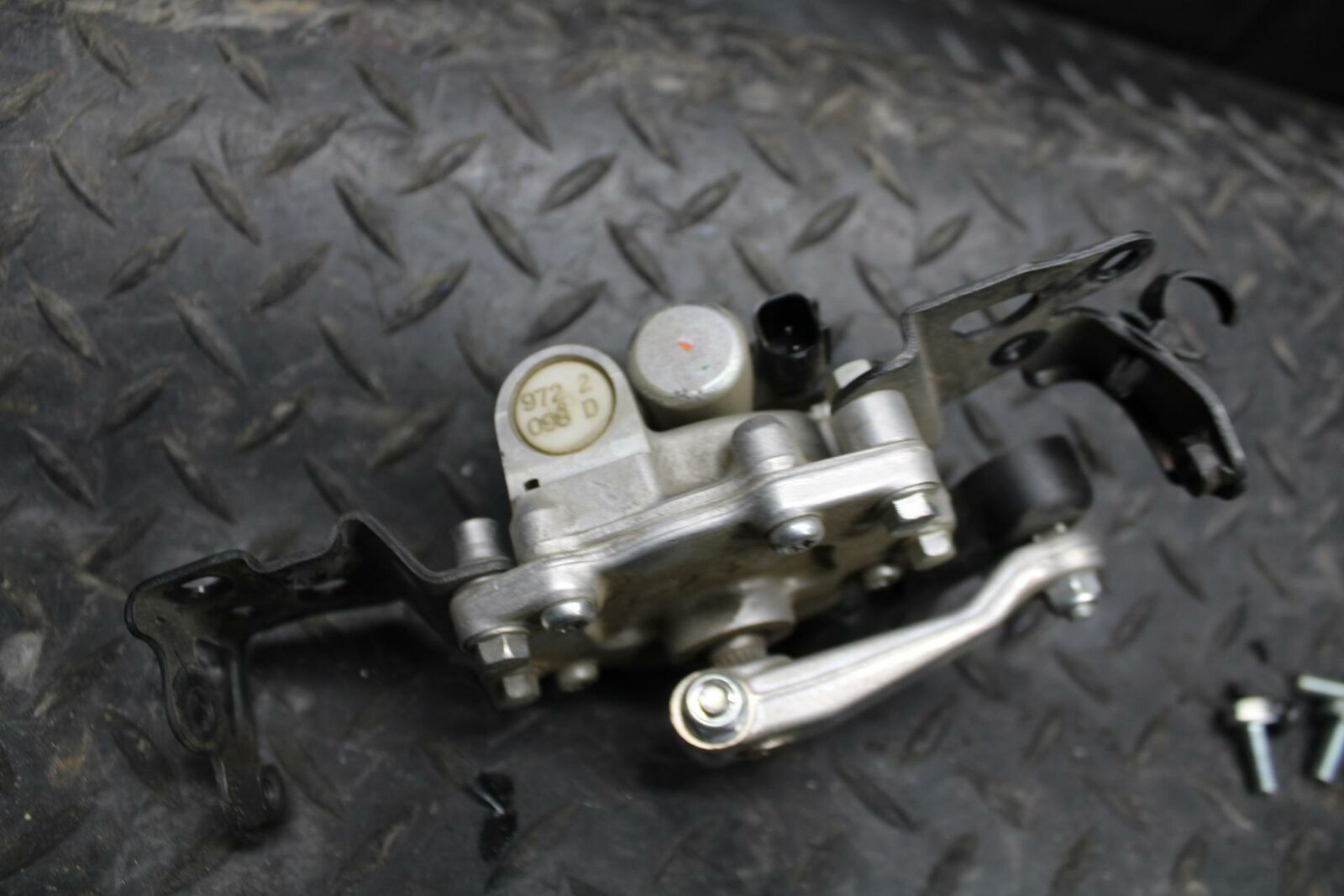 10-11 HONDA CBR1000RR STEERING DAMPER STABILIZER 53700-MFL-013 BB228