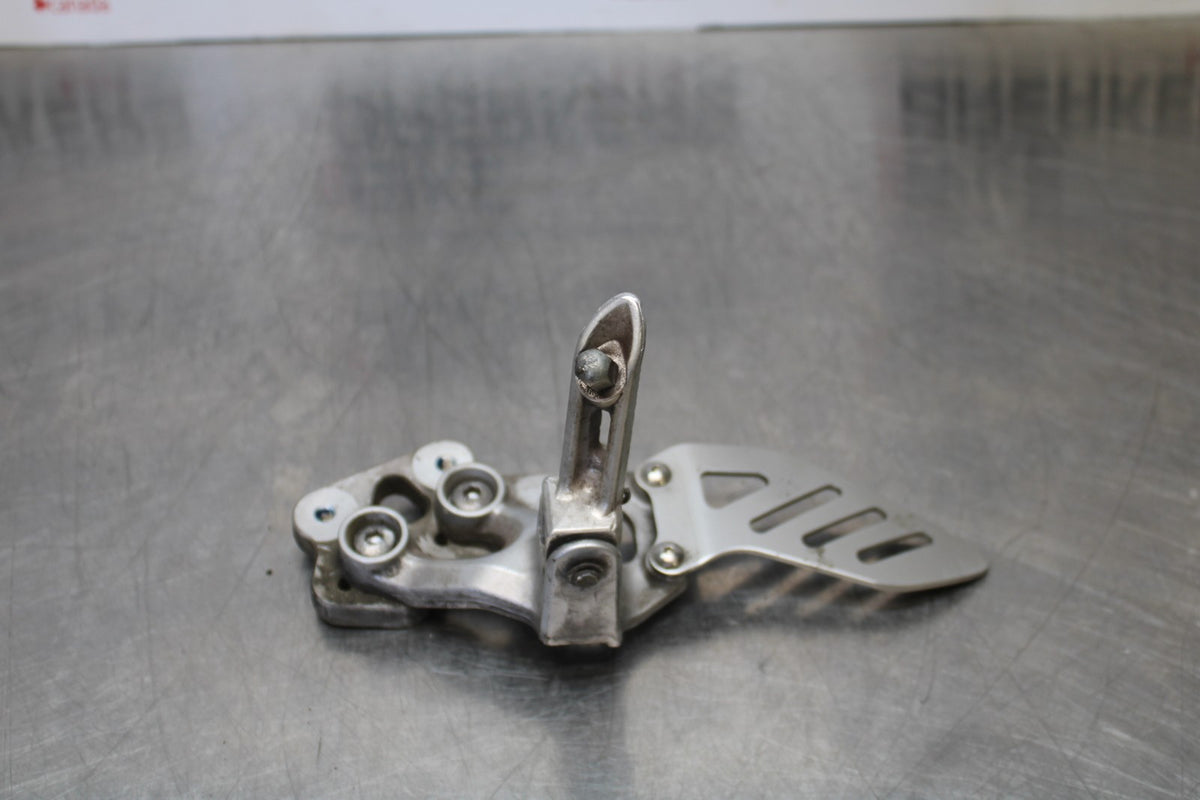 06-07 SUZUKI GSXR 600 LEFT REARSET REAR SET DRIVER FOOT PEG REST STOP BB170