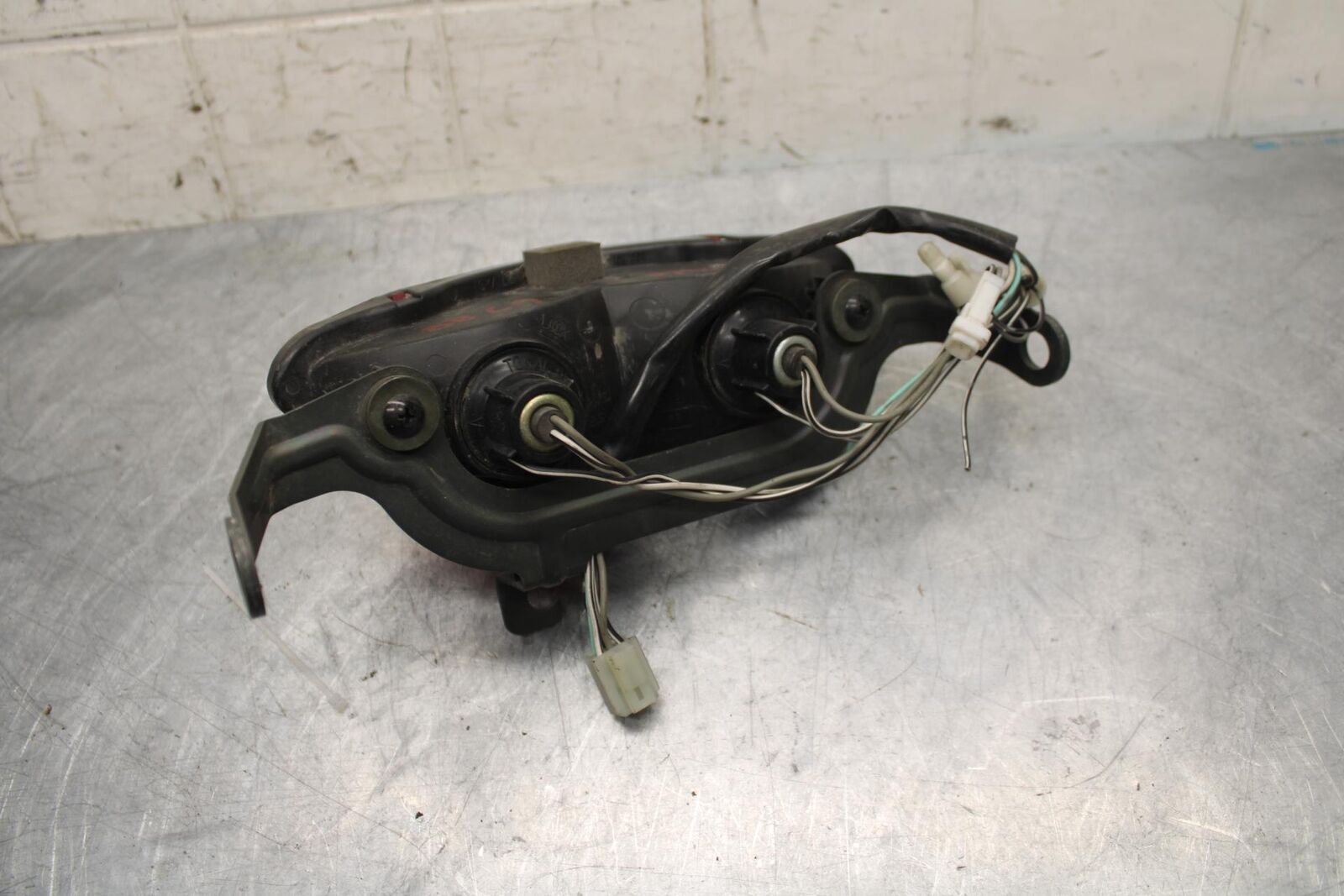 2003 Suzuki Vstrom 1000 DL1000 REAR TAIL TAILLIGHT BACK BRAKE LIGHT BB07