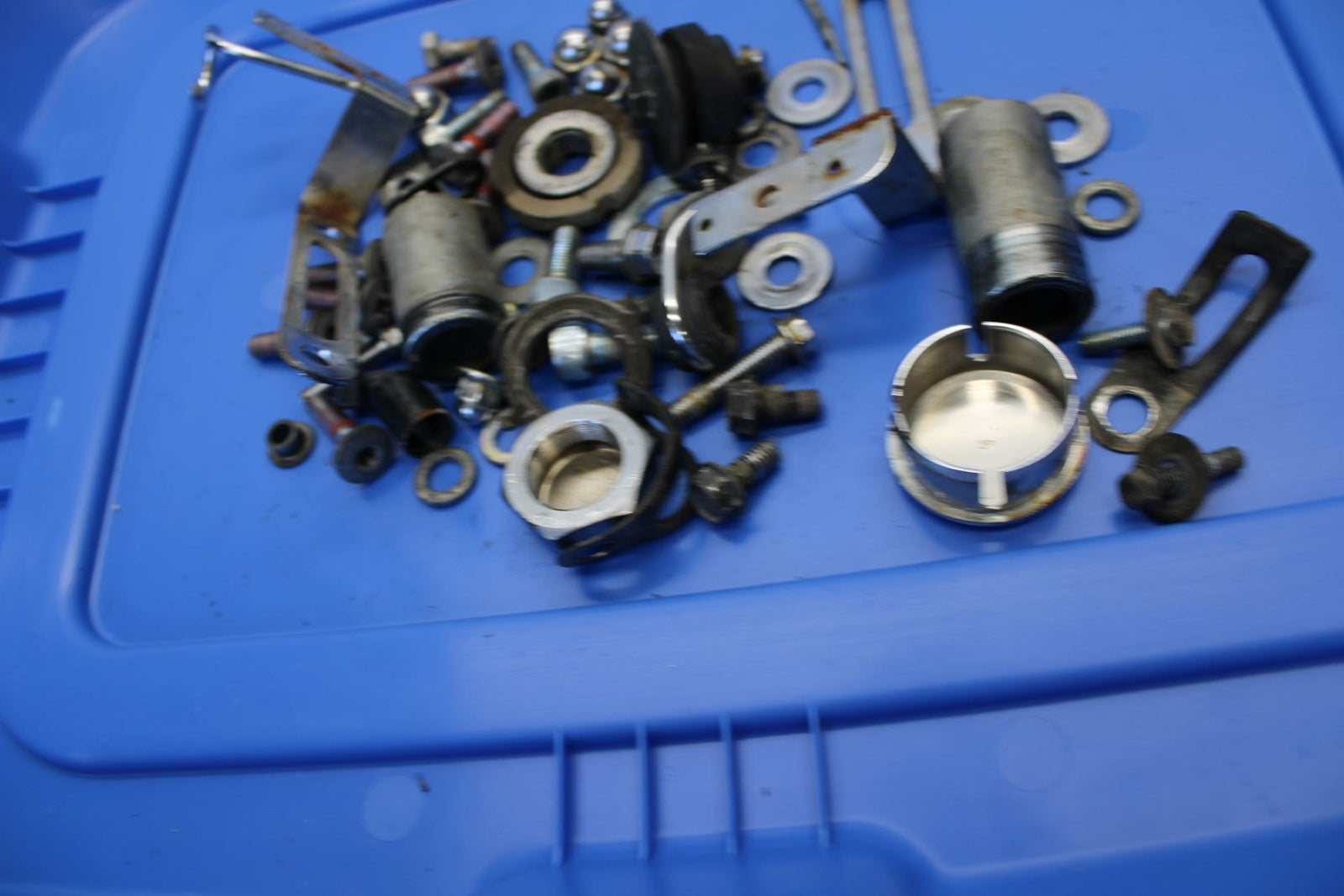 01 KAWASAKI VULCAN 1500 LEFTOVER BRAKE ROTOR  HARDWARE SCREW KIT SET BB301