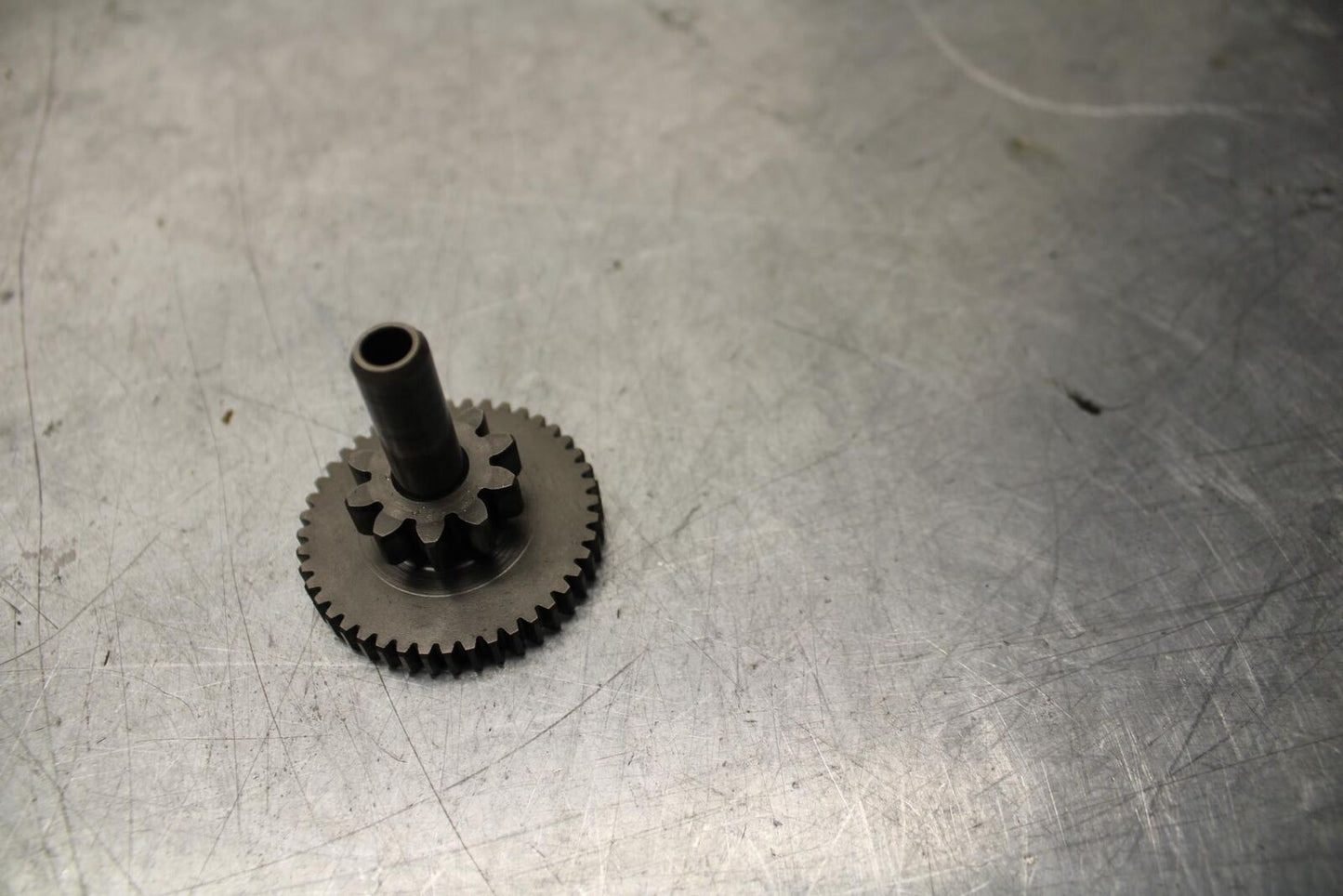 2001 Yamaha YZF R6 ENGINE MOTOR IDLER IDLING GEAR 5SL-15512-00-00 BB68