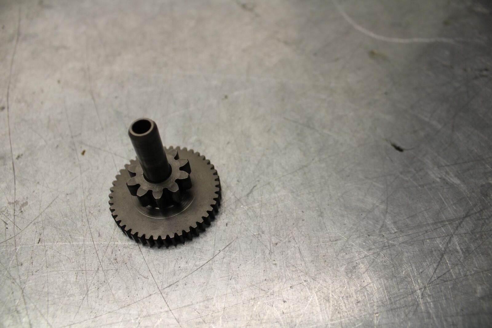2001 Yamaha YZF R6 ENGINE MOTOR IDLER IDLING GEAR 5SL-15512-00-00 BB68