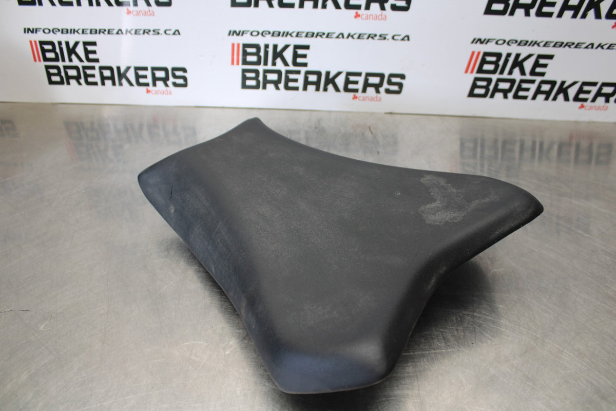 19-23 KAWASAKI NINJA ZX6R FRONT DRIVERS SEAT PAD SADDLE PILLION BB188