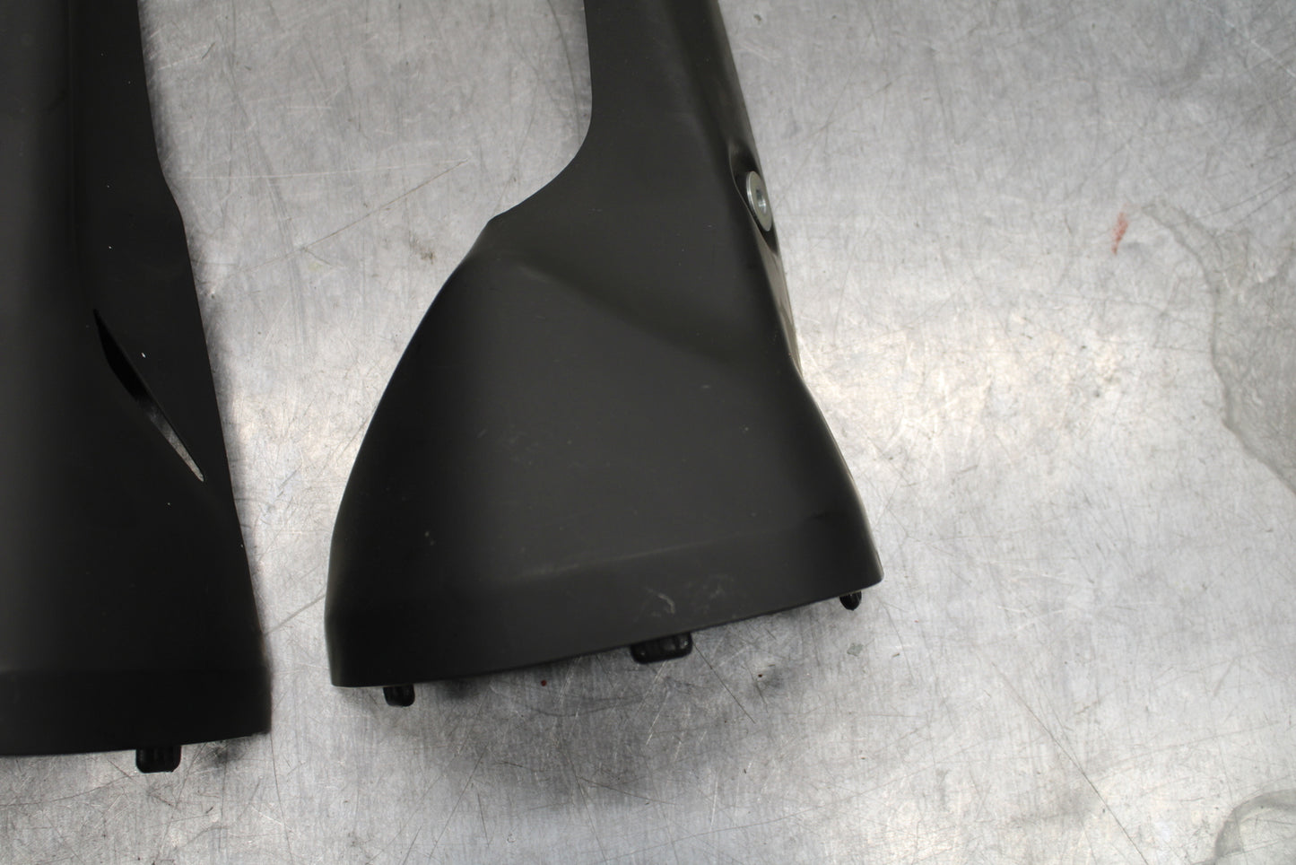 12-25 KAWASAKI NINJA ZX14R REAR MUFFLER EXHAUST PIPE COVER HEAT SHIELD BB757