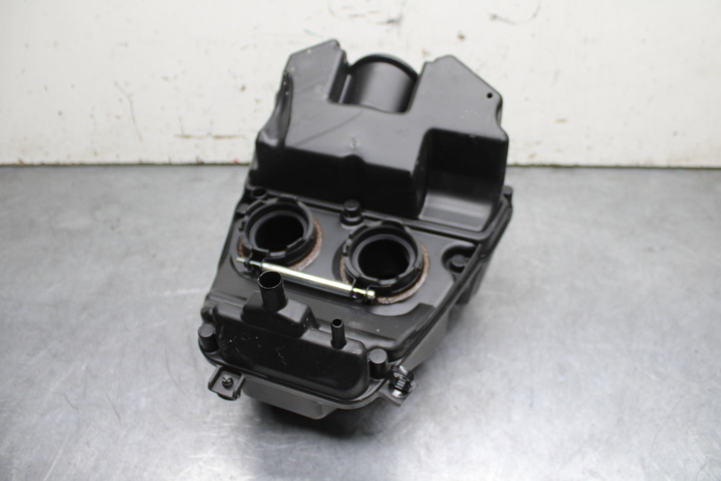 18-24 KAWASAKI NINJA 650 AIRBOX AIR INTAKE FILTER BOX BB725