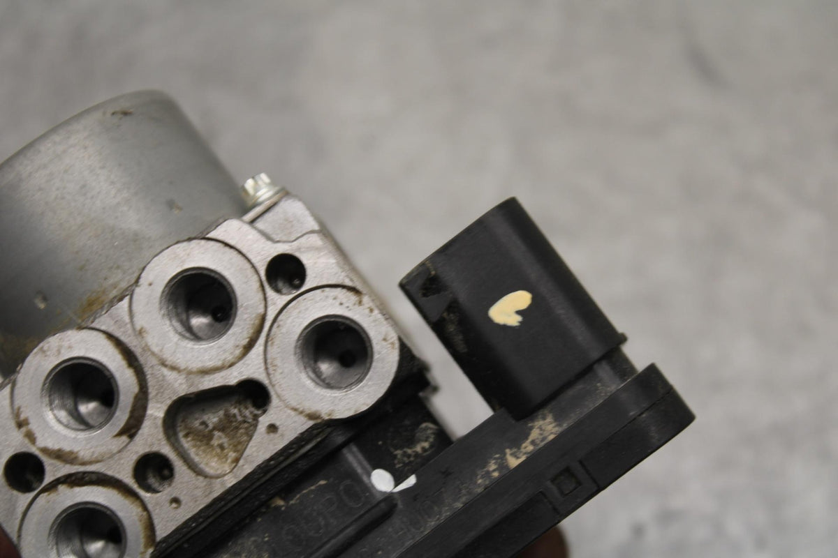 23-24 KAWASAKI NINJA ZX4R ABS PUMP UNIT MODULE BB638