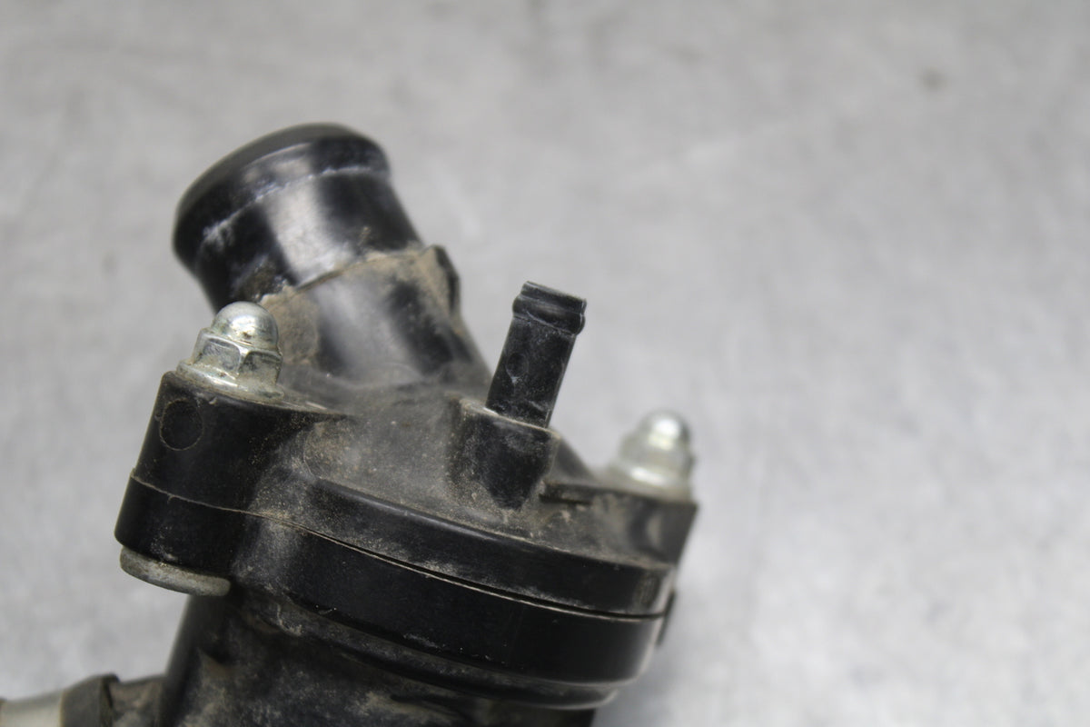 07-08 YAMAHA YZF R1 THERMOSTAT W HOUSING ASSEMBLY BB724