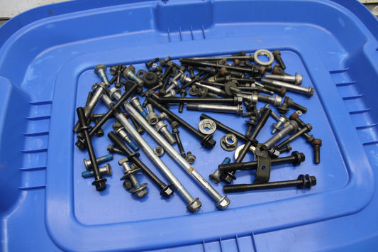 05-06 SUZUKI GSXR1000 MOUNTING BOLTS HARDWARE MOTOR SCREWS BB677