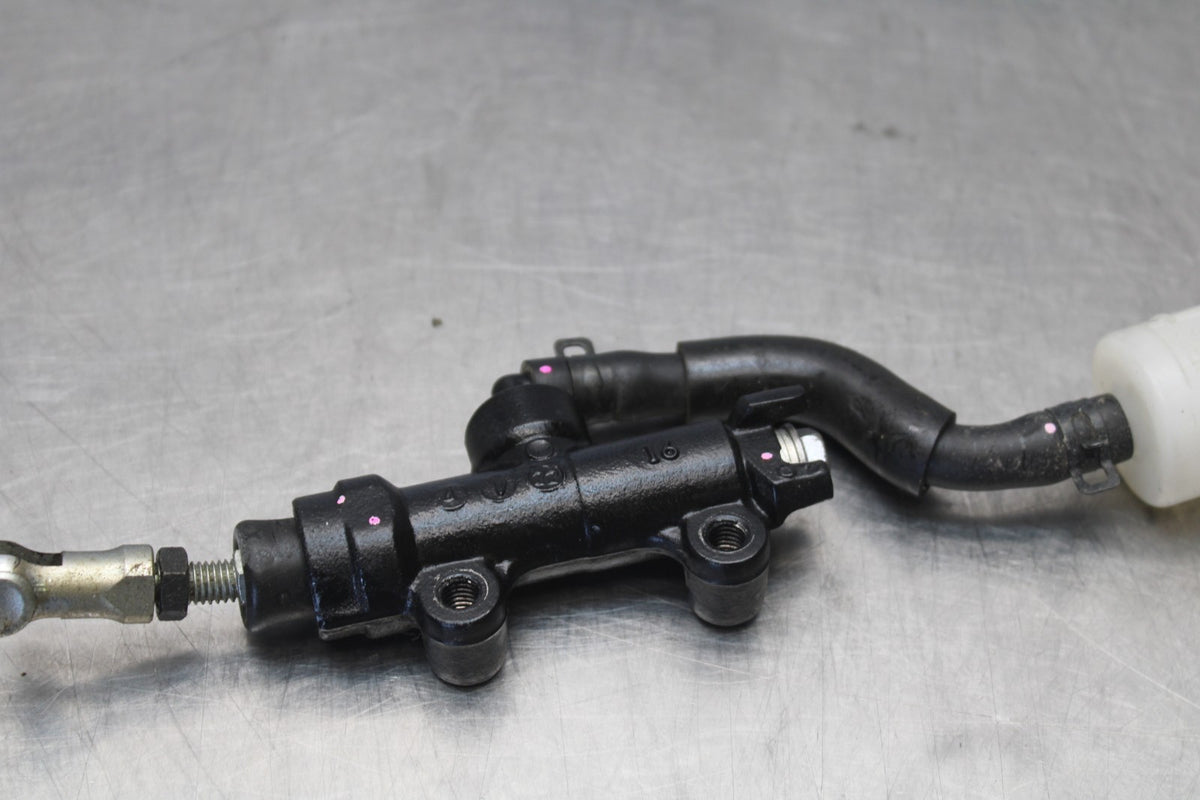 23-26 KAWASAKI NINJA ZX4RR REAR BACK BRAKE MASTER CYLINDER W RESERVOIR BB898