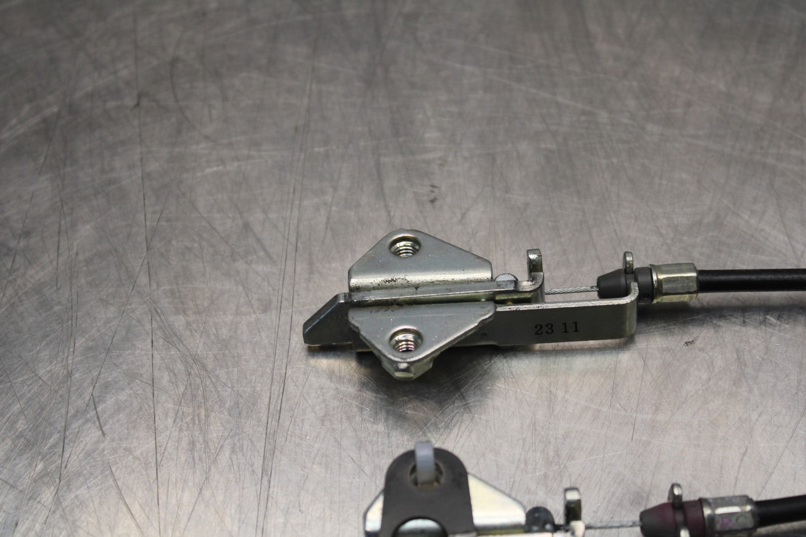 21-23 KAWASAKI NINJA ZX6R REAR PASSENGER SEAT LATCH LOCK ASSEMBLY BB179