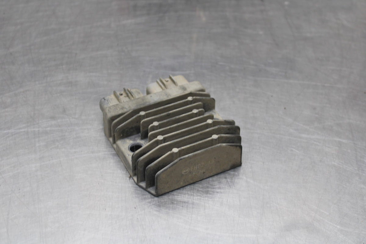 15 TRIUMPH TIGER 800 RECTIFIER VOLTAGE REGULATOR BB873
