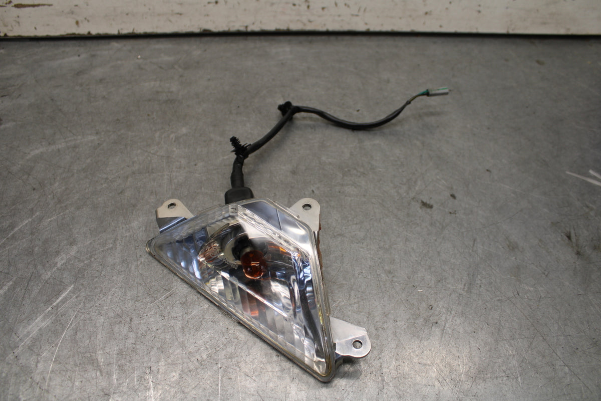 18-23 KAWASAKI NINJA 400 RIGHT FRONT TURN SIGNAL LIGHT INDICATOR BB660