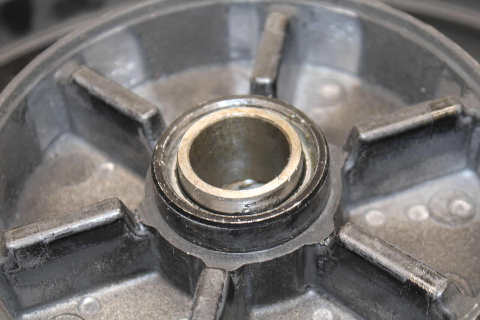 06 YAMAHA YZF R6 REAR WHEEL REAR RIM BB716