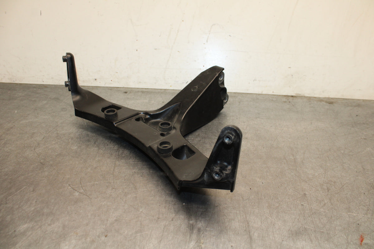 03-04 HONDA CBR600RR UPPER FAIRING MIRROR GAUGES STAY BRACKET BB127