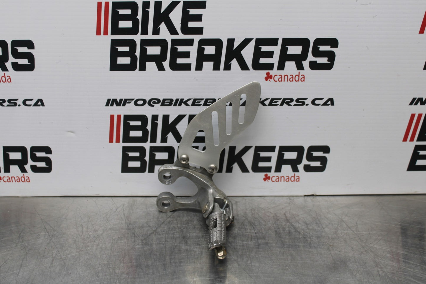11-22 SUZUKI GSXR 600  LEFT REARSET REAR SET DRIVER FOOT PEG REST STOP BB193