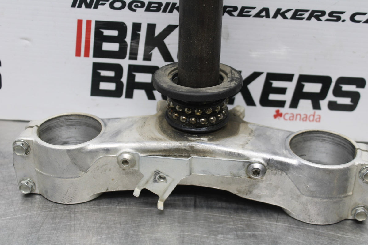 08 KAWASAKI NINJA ZX10R FRONT FORKS CLAMP LOWER TRIPLE TREE STEM BB201
