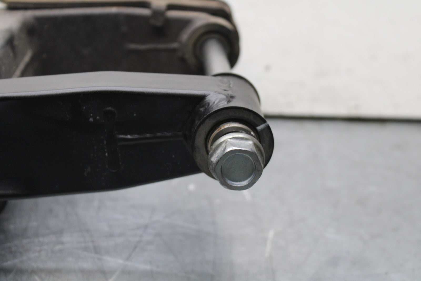 19-22 KAWASAKI Z400 REAR SWINGARM BACK SUSPENSION SWING ARM BB708