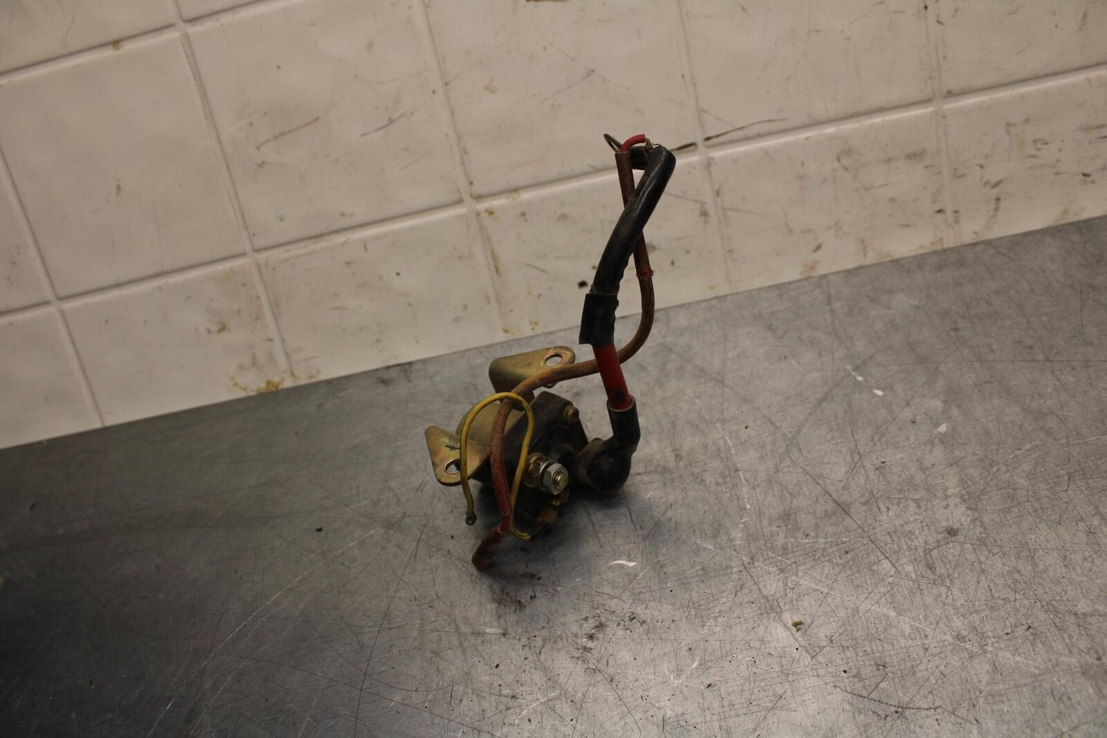 75 SUZUKI GT 550 ENGINE STARTER RELAY STARTING MOTOR SWITCH BB72