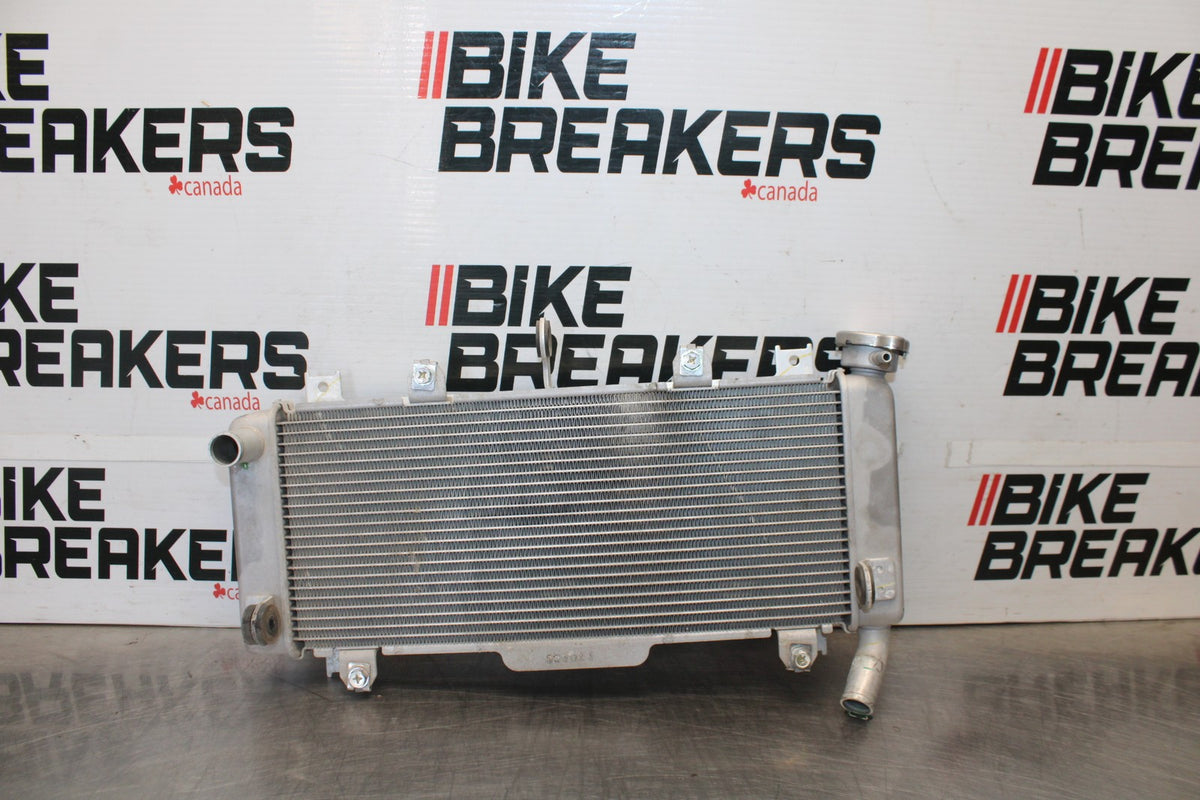 23 KAWASAKI NINJA 650 EX650 ENGINE RADIATOR MOTOR COOLER COOLING RADIATER BB920