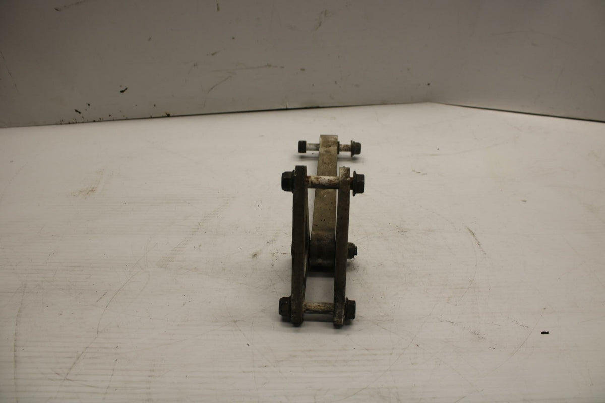 06 YAMAHA YZF R1 REAR DOGBONE SHOCK LINKAGE LINK 5VY-2217A-00-00 BB282