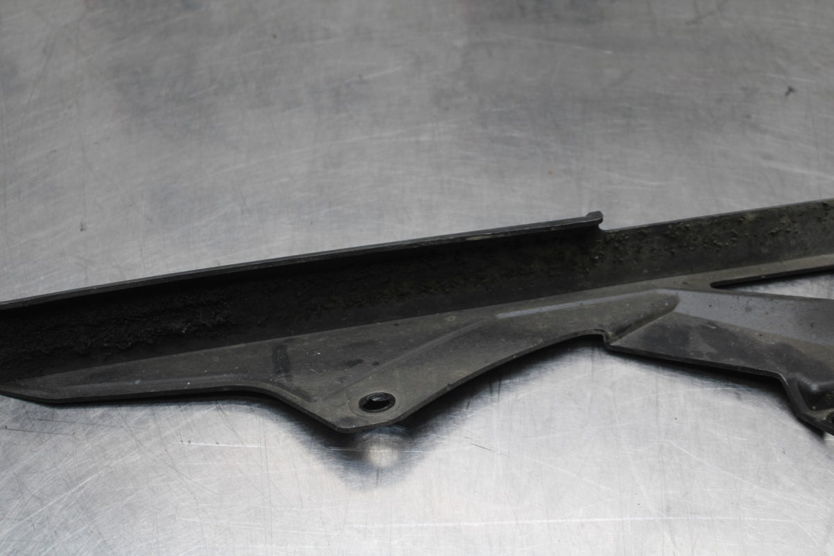 06-07 SUZUKI GSXR 600 REAR BACK DRIVE CHAIN GUARD COVER SHIELD BB822