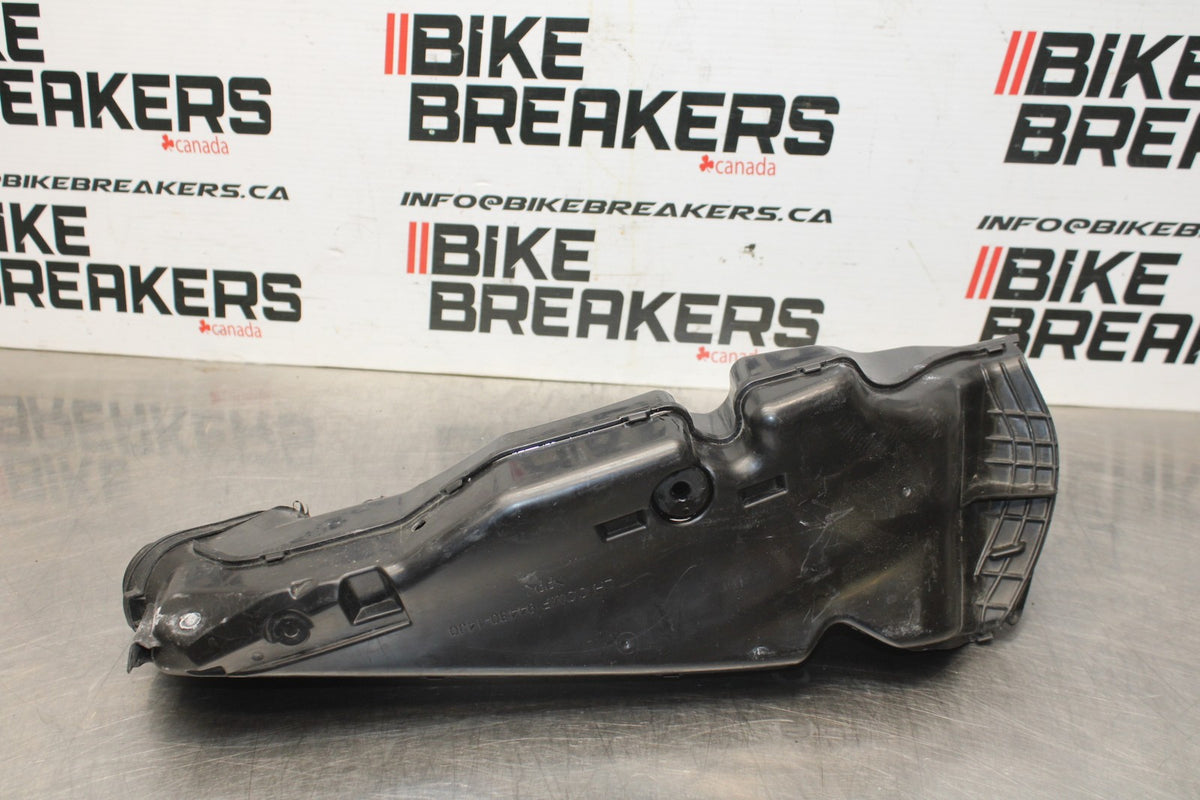11-24 SUZUKI GSXR750 LEFT RAM AIR INTAKE DUCT TUBE BB630