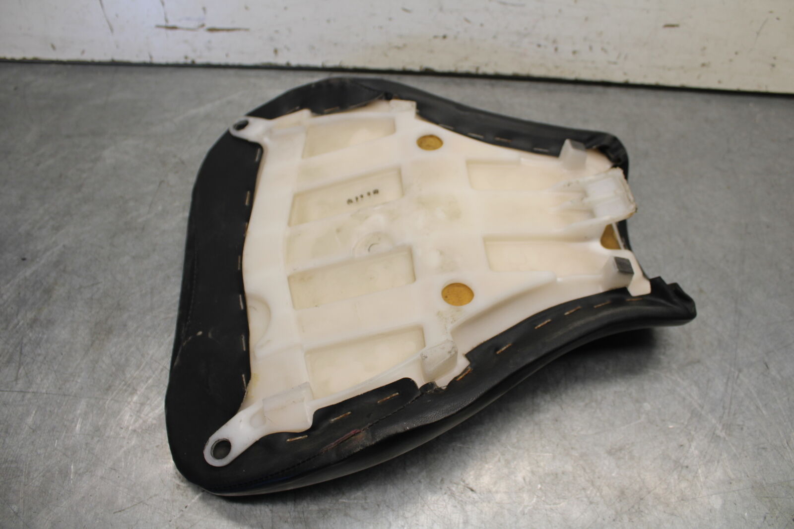 07-12 HONDA CBR600RR FRONT DRIVERS SEAT PAD SADDLE PILLION 77100-MFJ-D01 BB672