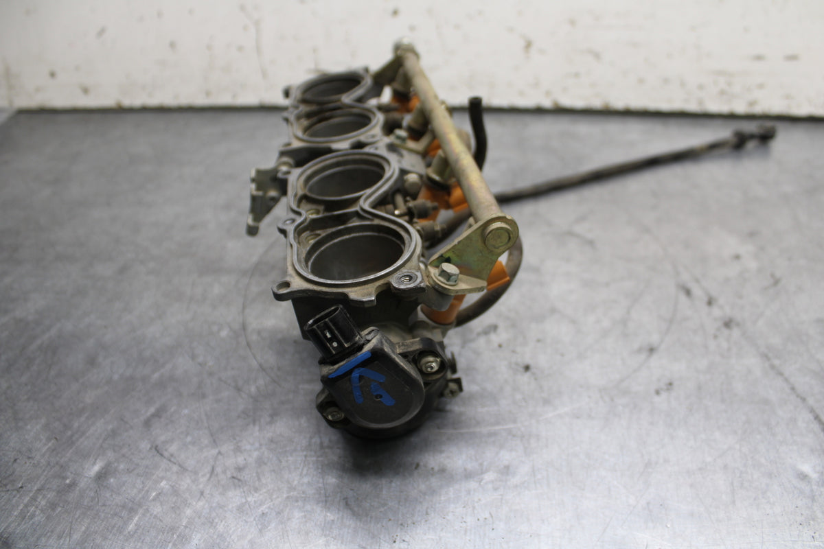05-06 HONDA CBR600RR MAIN FUEL INJECTORS / THROTTLE BODIES BB739