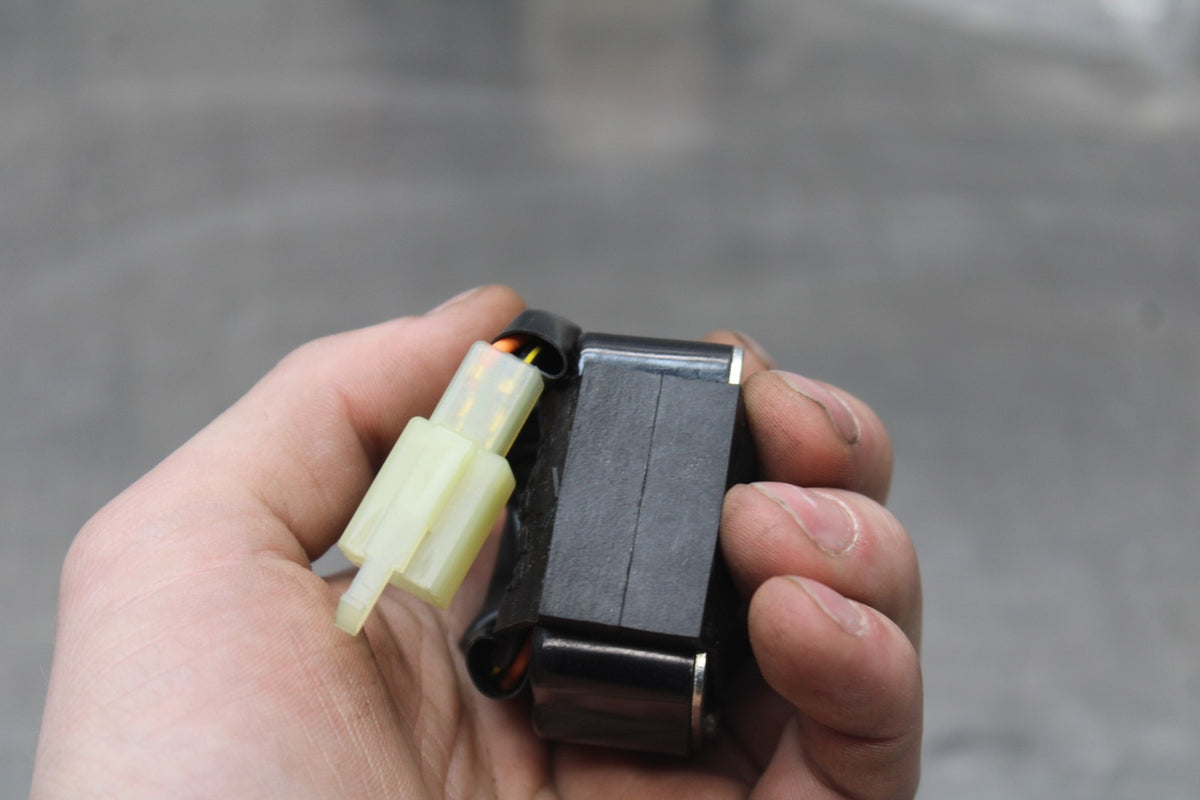 00-02 KAWASAKI NINJA ZX6R NOS TIP OVER BANK ANGLE CRASH SENSOR SWITCH  BB750