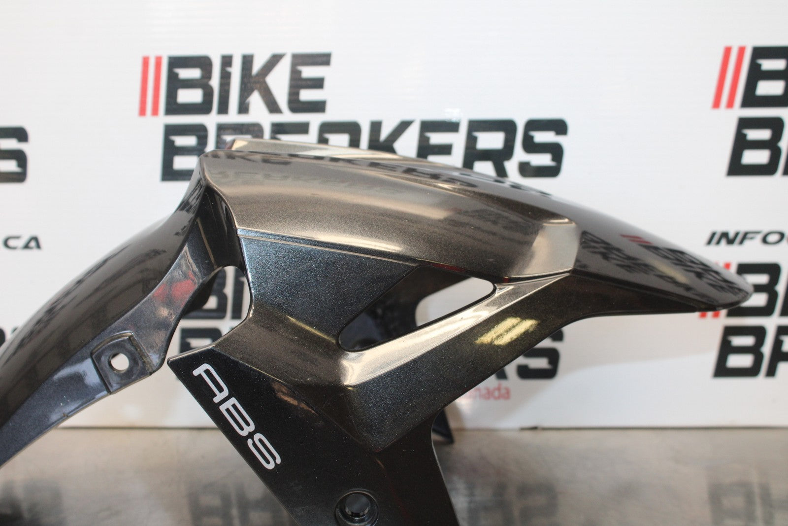 18-23 KAWASAKI NINJA 400 EX400 ABS FRONT WHEEL FENDER COWL FAIRING BB192