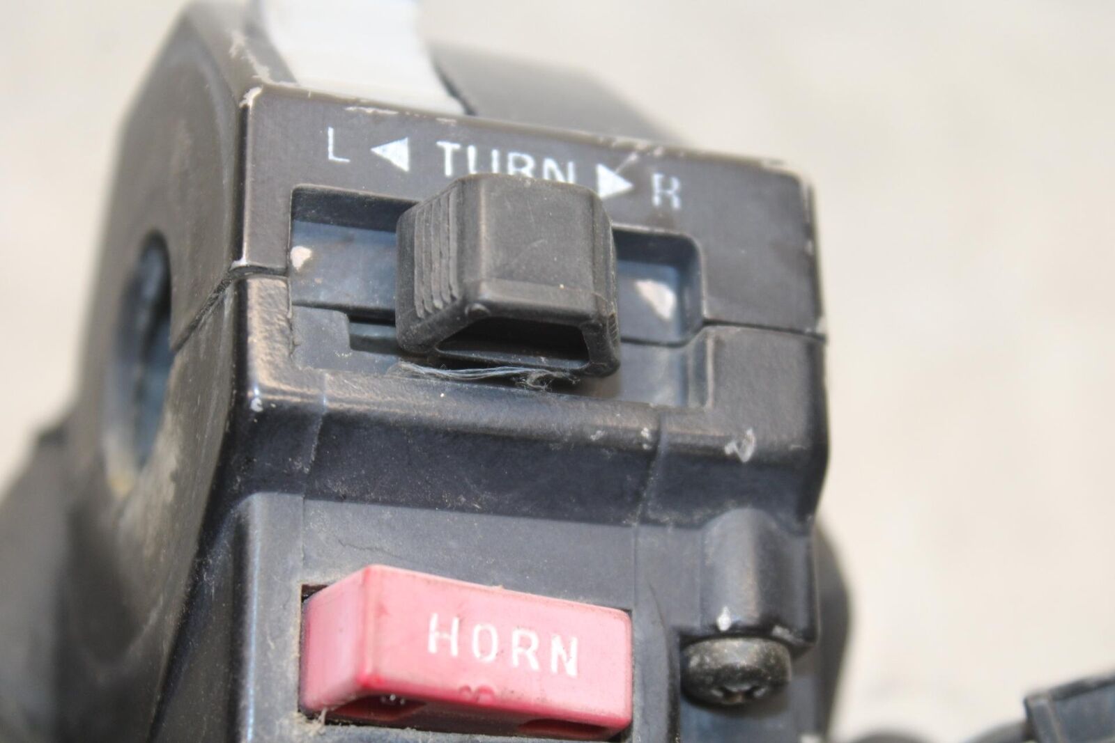 1988 Yamaha FZ600 LEFT CLIP ON HANDLE HORN SIGNALS SWITCH  BB601