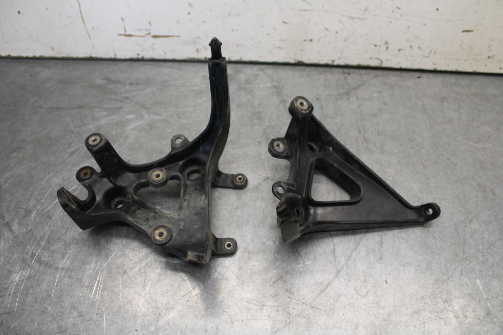 09-24 YAMAHA RAPTOR 700R FRONT FENDER LEFT RIGHT STAY BRACKETS BB654