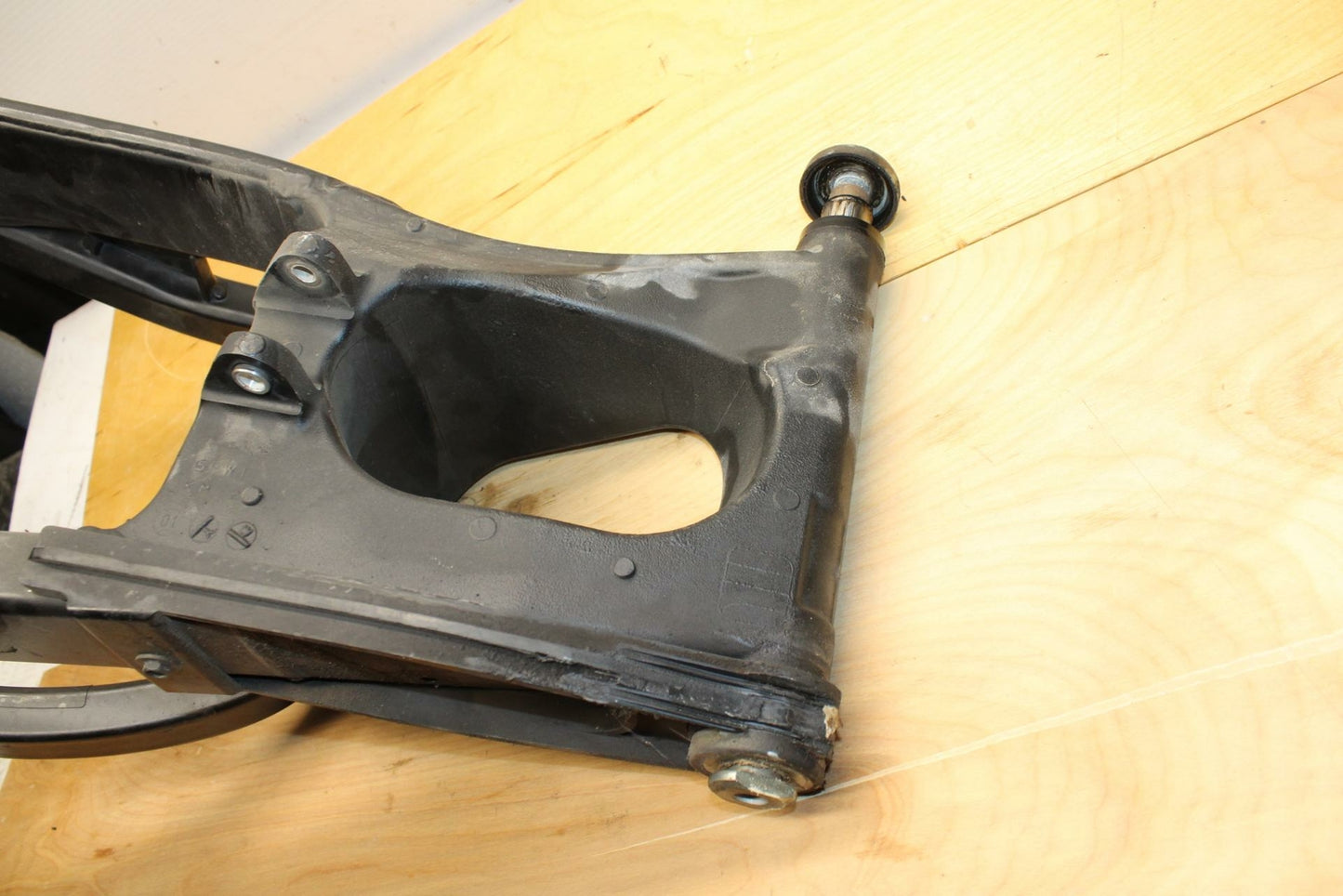 02-03 YAMAHA YZF R1 5PW REAR SWINGARM BACK SUSPENSION SWING ARM 5PW-22110-00-00 