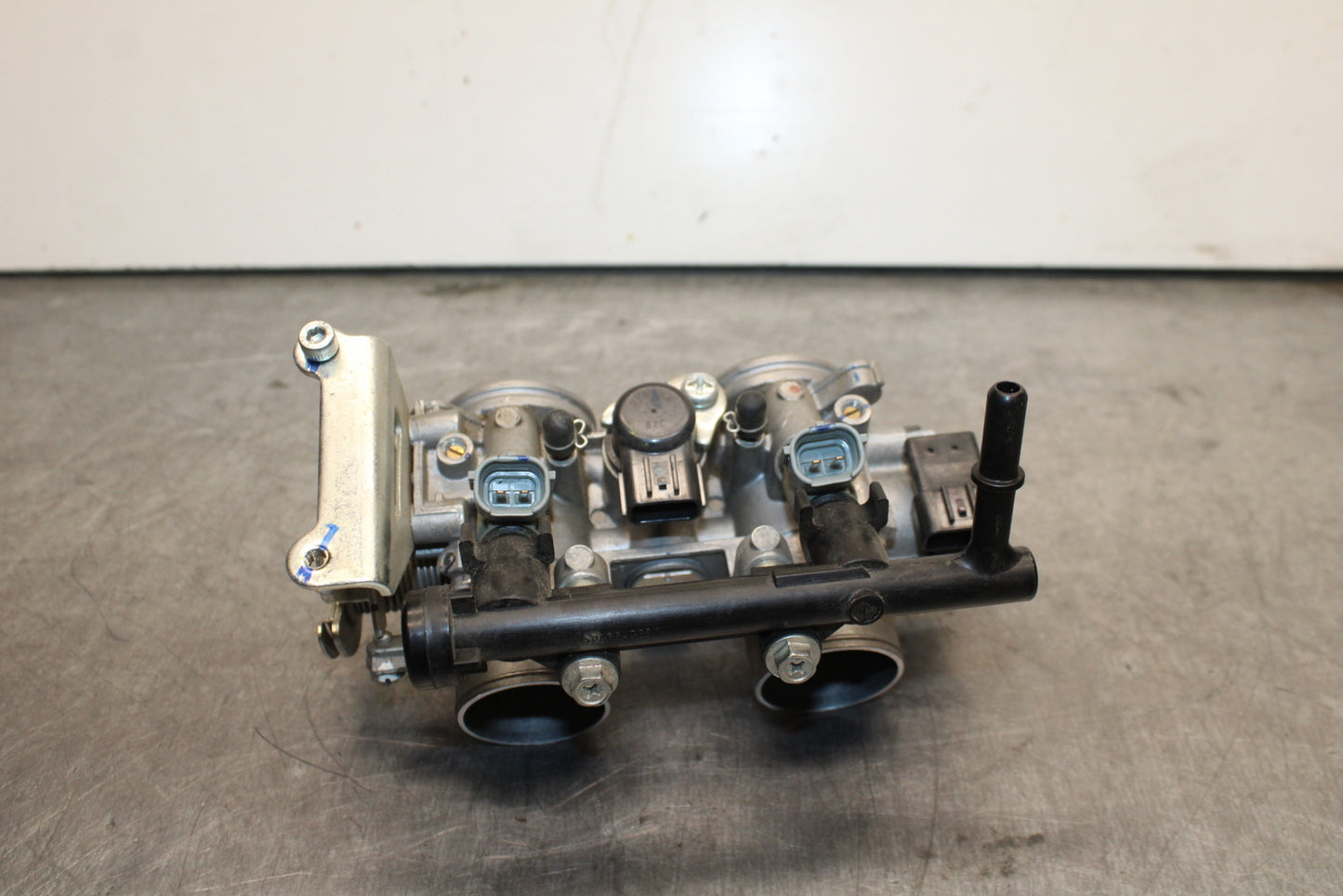 19-21 YAMAHA YZF R3 MAIN FUEL INJECTORS / THROTTLE BODIES BB121