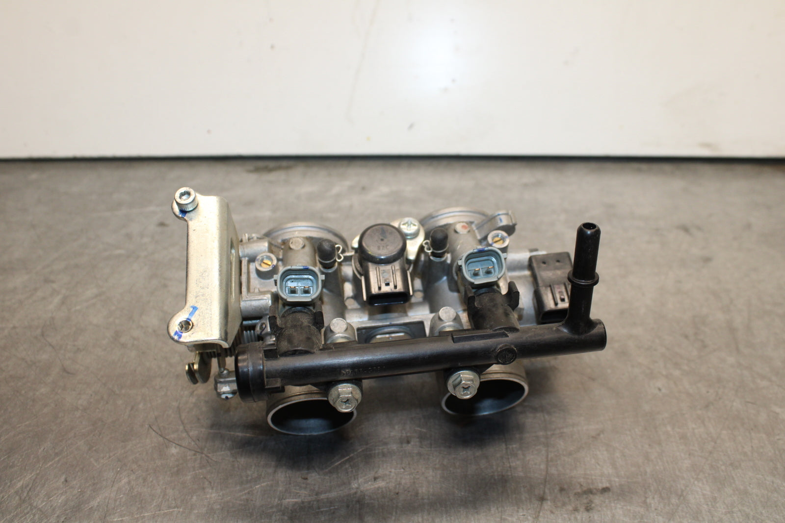 19-21 YAMAHA YZF R3 MAIN FUEL INJECTORS / THROTTLE BODIES BB121