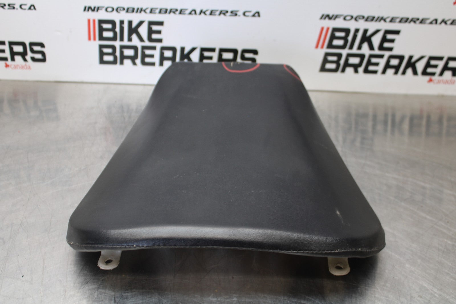 01-06 HONDA CBR600F4I FRONT DRIVERS SEAT PAD SADDLE PILLION BB185