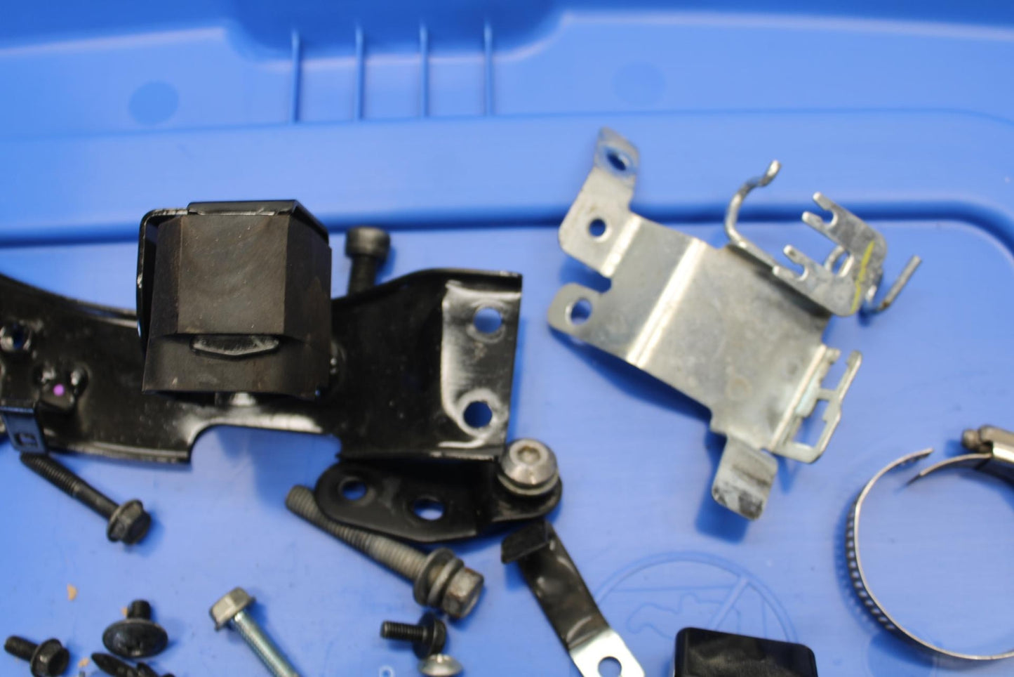 15-16 KAWASAKI EX300 MISCELLANEOUS MOUNTING BOLTS HARDWARE MOTOR BB635