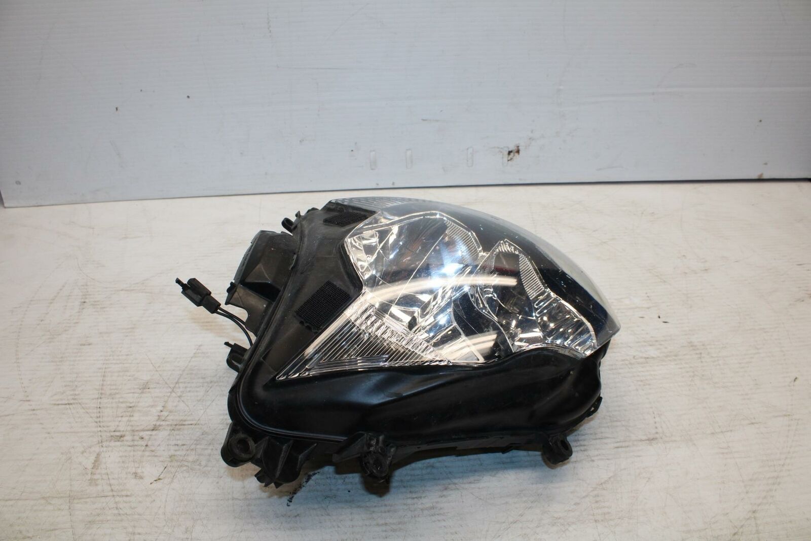 11-17 SUZUKI GSXR750 FRONT HEADLIGHT HEAD LIGHT LAMP 35100-14J31-999 BB306