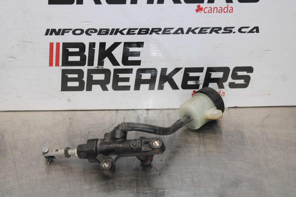 08-09 YAMAHA YZF R6S REAR BACK BRAKE MASTER CYLINDER W RESERVOIR BB796