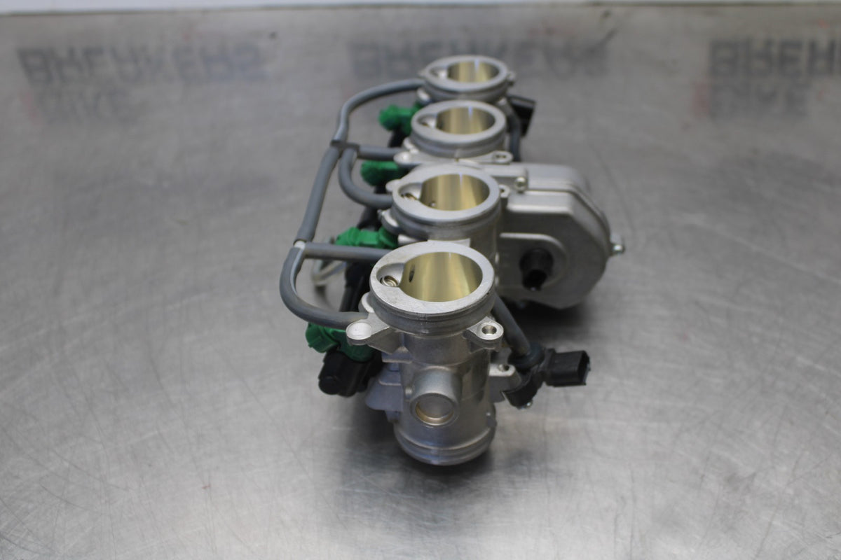 25 KAWASAKI Z900 MAIN FUEL INJECTORS / THROTTLE BODIES BB928