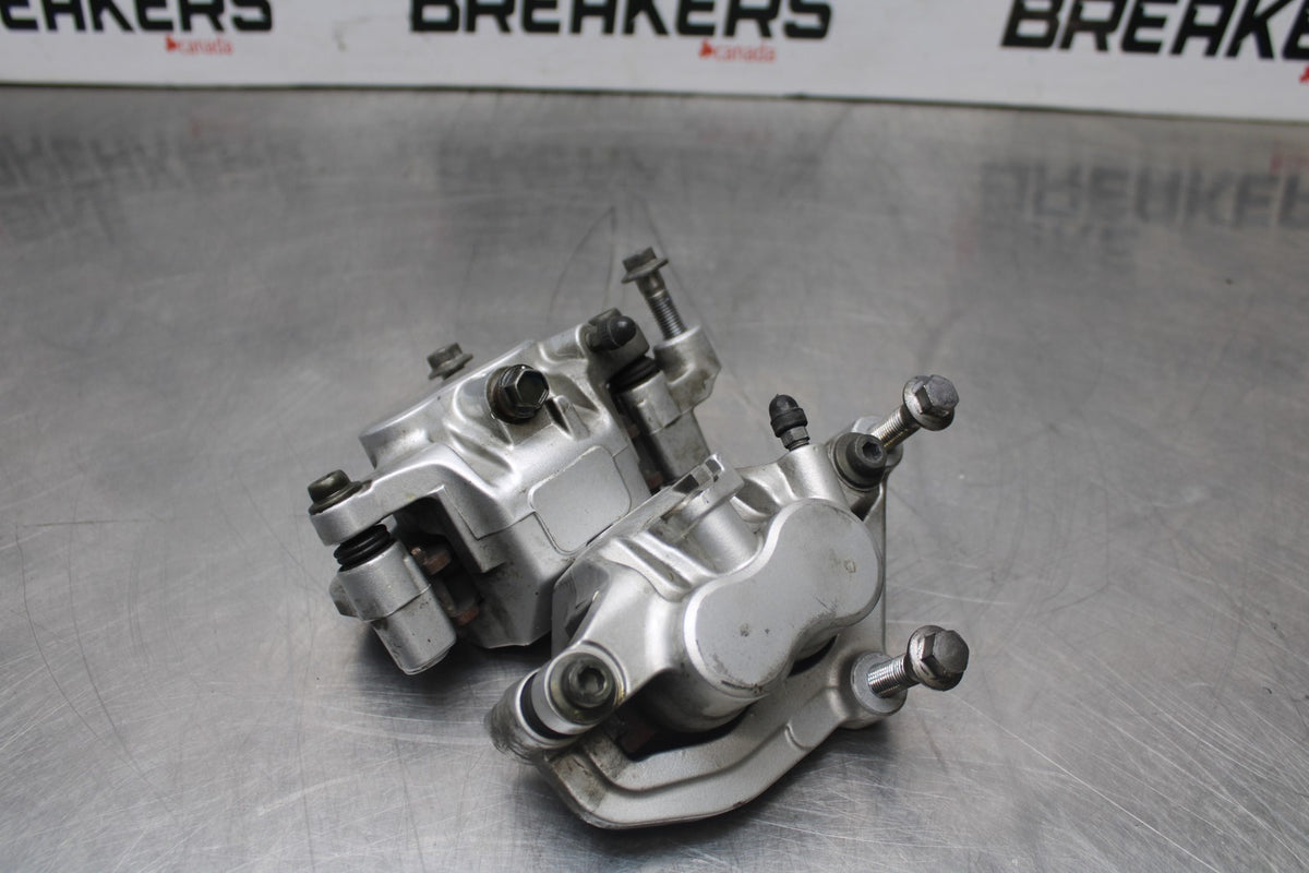 99-09 YAMAHA V STAR 1100 RIGHT LEFT FRONT BRAKE CALIPER SET PAIR CALIPERS BB853