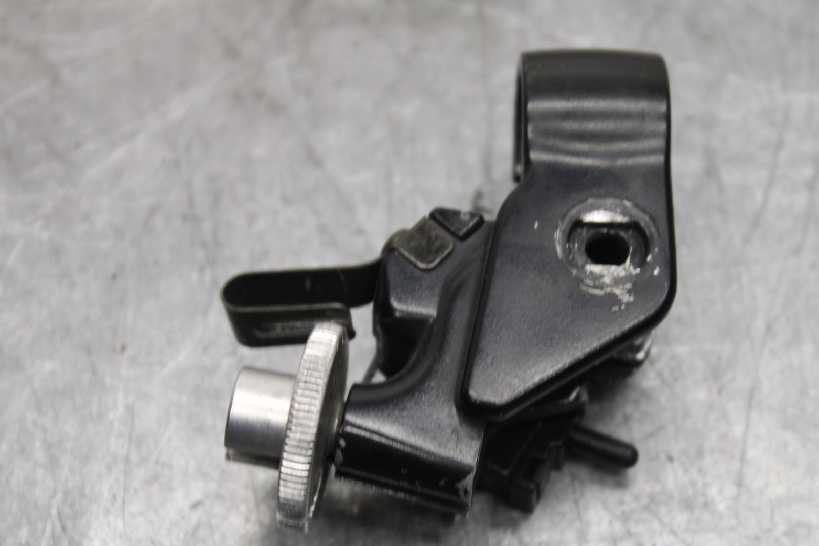 06 YAMAHA YZF R6 CLUTCH LEVER PERCH MOUNT BRACKET BB716