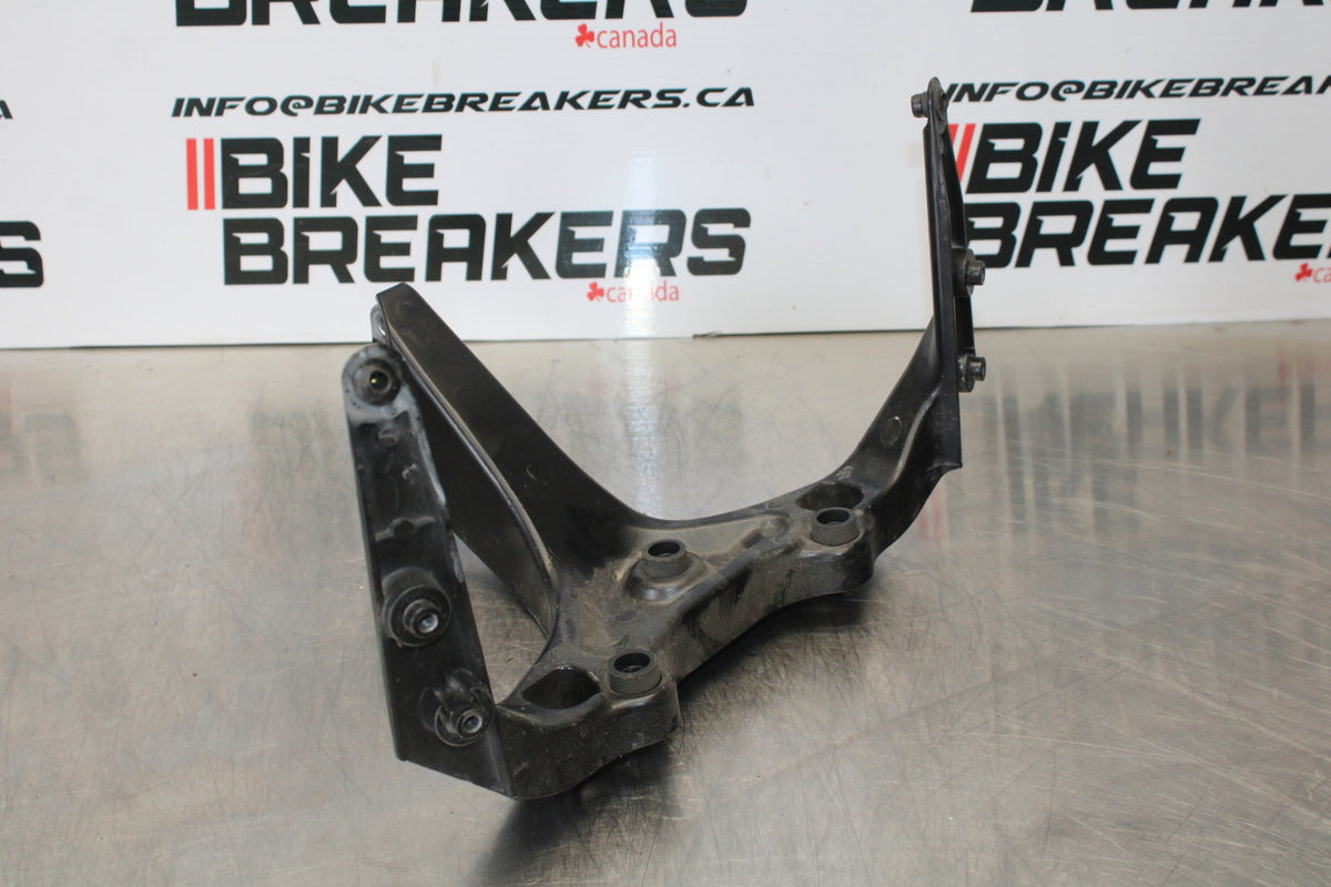 06-07 HONDA CBR1000RR UPPER FAIRING MIRROR GAUGES STAY BRACKET BB166