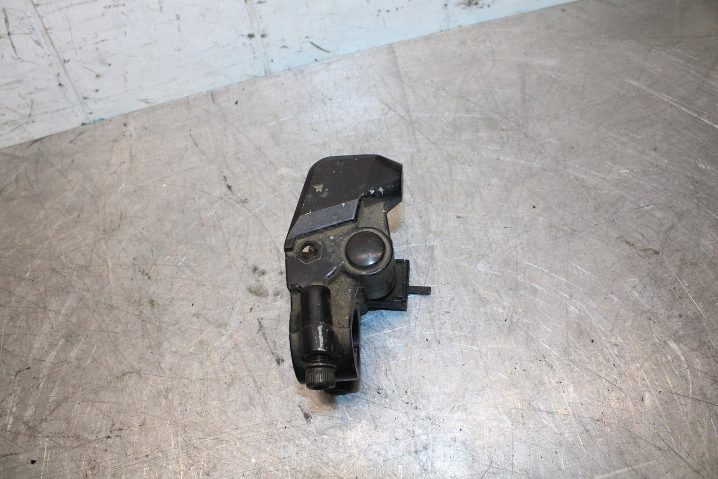 00-01 KAWASAKI ZZR600 CLUTCH LEVER PERCH MOUNT BRACKET BB31