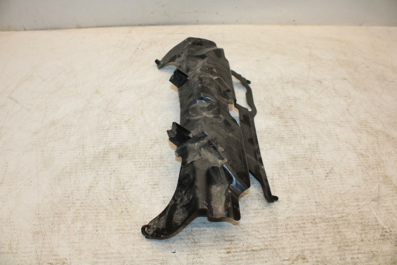 11-19 SUZUKI GSXR600 FRONT UPPER INNER FAIRING RADIATOR HEAT GAURD BB371